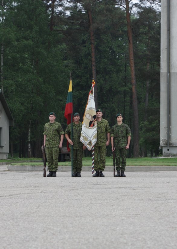 Jonušo Radvilos mokomojo pulko kovinei vėliavai - 13 metų 