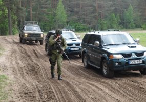 Karo akademijos kariūnai mokėsi taikos rėmimo operacijų pratybose - 1