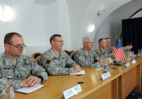 Pensilvanijos nacionalinės gvardijos vadas susitiko su Lietuvos kariuomenės vadu, lankėsi... - 1