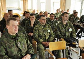 Pirmajame komunikacijos kurse žvilgsnis į savo ir užsienio kolegų darbą   - 2