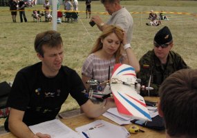 Ignalinoje taikinių ieškojo nuotoliniu būdu pilotuojami orlaiviai ir kilo raketos - 2