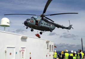 Karinės jūrų pajėgos treniravosi greitai ir efektyviai atlikti gelbėjimo operacijas  - 5