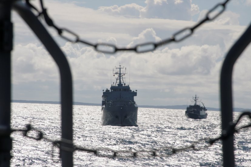 Baltijos šalių eskadros laivai treniruojasi Baltijos jūroje