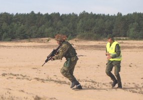 Juozo Lukšos mokymo centre aidėjo moderniųjų „kalavijų“ G-36 ugnies salvės - 3
