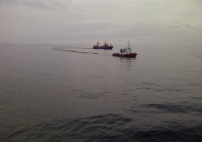 Karinių jūrų pajėgų laivas „Šakiai“ Baltijos jūroje treniravosi šalinti naftos dėmes - 5