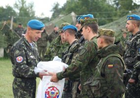 Pasibaigusiose pratybose „Klevo skliautas 2013“ – priešiško kaimelio puolimas - 2