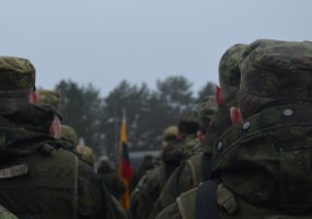 Sausumos pajėgų kariai prasidėjusiose pratybose treniruosis gynybinėms operacijoms - 4