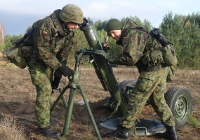 Pabradės poligone pratybų „Ugninis griausmas 2013“ metu aidės minosvaidžių salvės - 5
