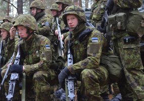 Pratybose dalyvaujantys Birutės bataliono kariai pasirengę gynybinėms operacijoms - 4