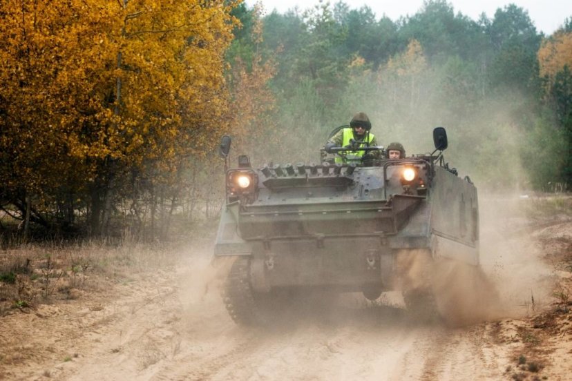 Neplaninis šarvuočio M 113 vairuotojo kursas