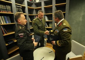 Estijoje pasirašytas trijų Baltijos valstybių Savanoriškų pajėgų ketinimų memorandumas - 1