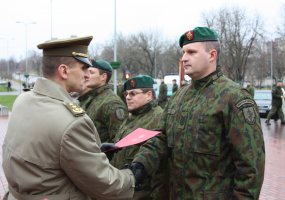 Ruklos įgulos kariai Jonavos mieste iškilmingai paminėjo Lietuvos kariuomenės dieną  - 4