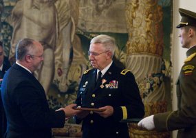 Ąžuolais įamžintas Lietuvos ir JAV Pensilvanijos valstijos karių bendradarbiavimo 20-metis - 4
