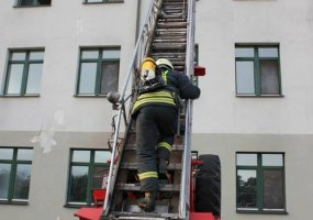 Jonušo Radvilos mokomajame pulke vyko priešgaisrinės gelbėjimo pratybos - 4