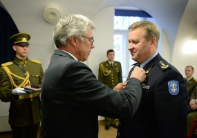 Į atsargą išlydėtas plk. Artūras Leita - 3