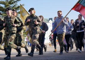 Petys į petį vardan garbės ir ateities - 4