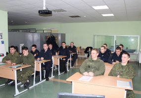 Bazinį jūreivio kursą baigę Karinių oro pajėgų kariai užtikrins laivo „Jotvingis“ oro gynybą - 2