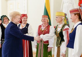 LR Prezidentė susitiko su Birutiečių draugijos atstovėmis - 1