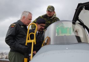 Karinių oro pajėgų vadovybė bei Švedijos gynybos atašė aptarė ateities bendradarbiavimo galimybes - 3