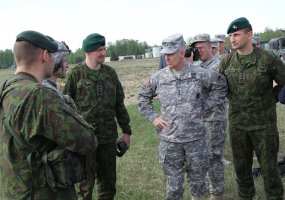 Commanding General of United States Army in Europe paid a work visit to Rukla, met with U.S.... - 4