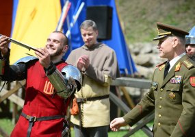 Galingi senovinio kalavijo smūgiai į pergalę Riterių turnyre atvedė 27-rių lietuvį - 5