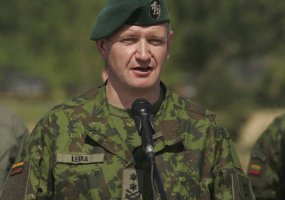 Joint Lithuanian-U.S. airborne landing operation crowned Exercise Black Arrow 2014 - 3