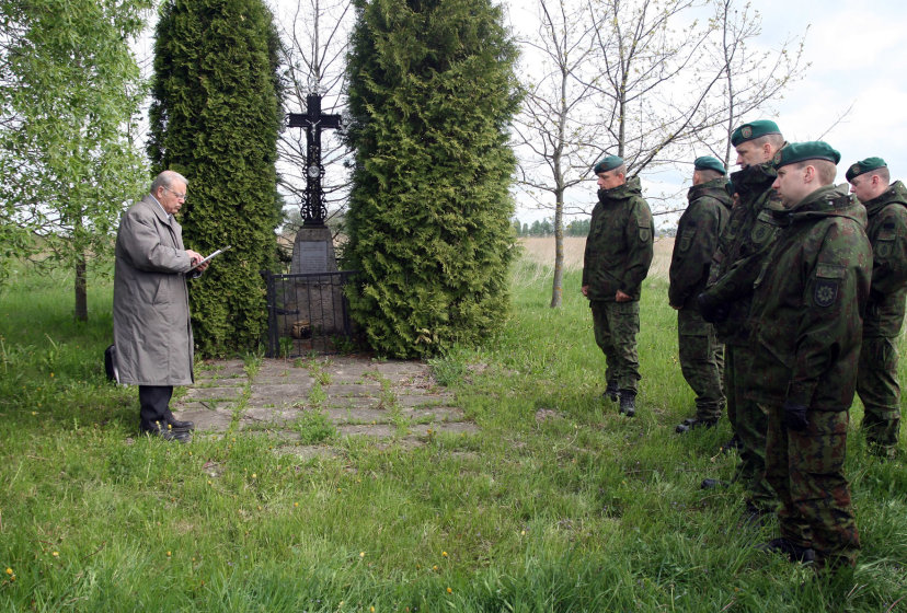 Tauro apygardos partizanų kovų keliais