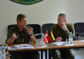 Sausumos pajėgų Juozo Lukšos mokymo centre lankėsi Danijos karių delegacija - 6