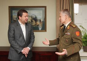 Skirdamas paramą, Antanas Guoga savo pavyzdžiu kvietė verslą paremti Lietuvos kariuomenę - 1