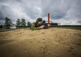 Lietuvos kariuomenės vadas paskutiniu koviniu šaudymu atsisveikino su savo ginklu - 5