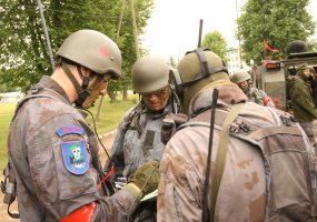 „Priešiškų pajėgų“ būrio vadas: pėstininkui nėra lengvų dienų  - 1