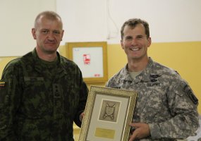 U.S. troops farewelled  - 1