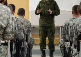 U.S. troops farewelled  - 3