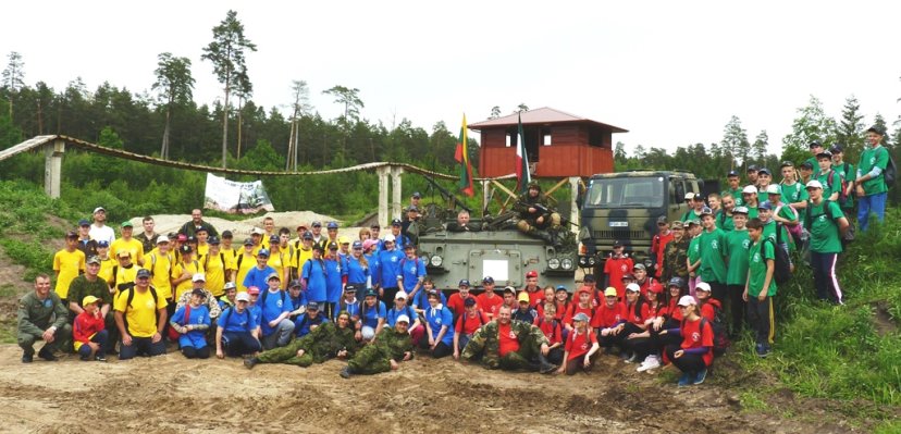 Stovykla  Smalininkuose „Sakale, lėk – 2014“