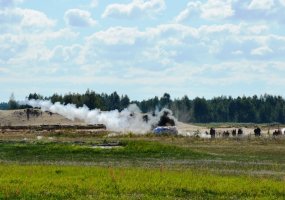 Parengti 84 mm Carl-Gustaf universalios paskirties M2/M3 granatsvaidžio granatsvaidininkai  - 4