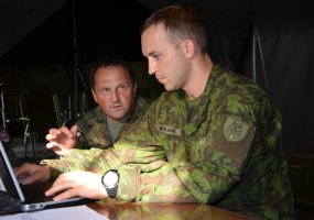 Sausumos pajėgų kariai intensyviai treniruojasi tarptautinėse pratybose „Klevo skliautas 2014”  - 2