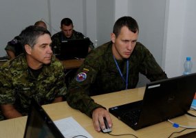 Sausumos pajėgų kariai intensyviai treniruojasi tarptautinėse pratybose „Klevo skliautas 2014”  - 4