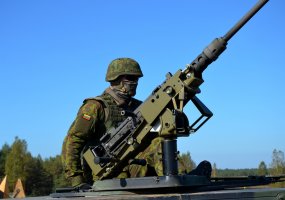 Griaudint artilerijos pabūklams ir minosvaidžiams baigėsi tarptautinės pratybos „Ugninis... - 2