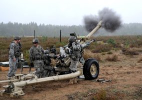 Per bendras pratybas Lietuvos ir JAV kariai treniruosis šaudyti artilerijos pabūklais į taikinius... - 1