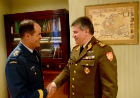 Chief of the Defence Staff of Canada met with Chief of Defence of Lithuania and Canadian military... - 2