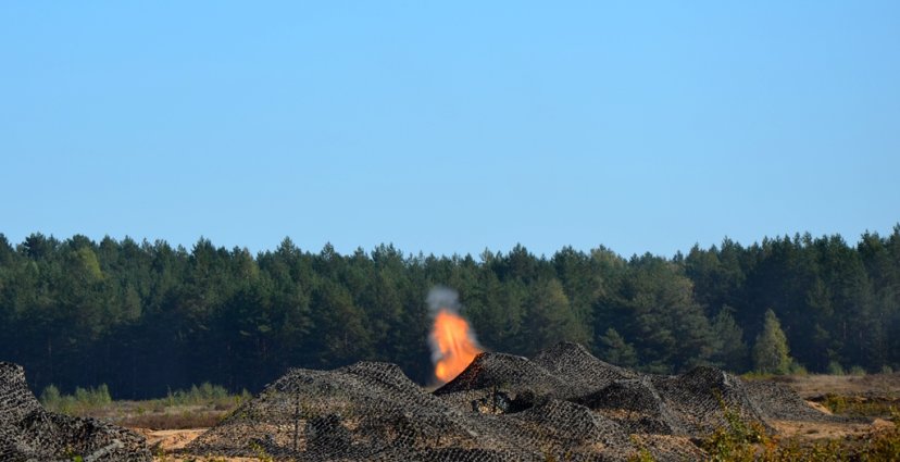 Griaudint artilerijos pabūklams ir minosvaidžiams baigėsi tarptautinės pratybos „Ugninis...