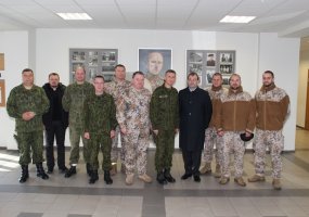 Latvijos kariuomenės kapelionai domėjosi sielovada Lietuvos kariuomenės mokykloje - 3