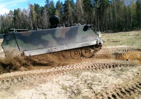 Kariai sėkmingai baigė Šarvuočio M 113 vairuotojo kursą - 3