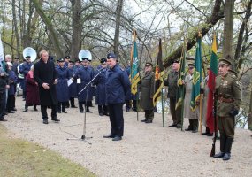 Minint mirusiųjų dieną iškilmingai atidengtas paminklas brg. gen. Kaziui Veverskiui  - 4