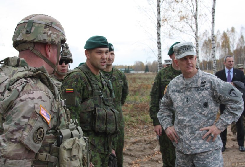 Commanding General of U.S. Army Europe visited Lithuanian and U.S. military personnel 