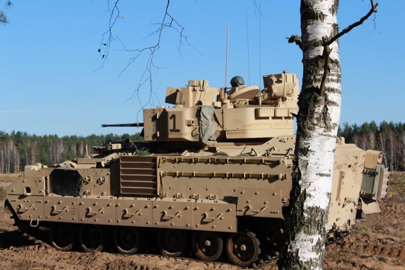 Lithuanian and U.S. soldier attend training with heavy combat materiel in Rukla 