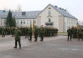 Husarų bataliono kovinė vėliava pažymėta Europos Sąjungos kovinės grupės ženklu - 3