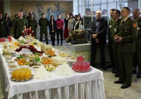 Trys kariuomenės štabai kartu pasitiko artėjančias Šv. Kalėdas - 1