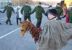 Lietuvos kariuomenės mokykloje triukšmingai išvaryta žiema - 2