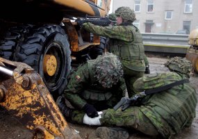 Troops respond to threats of hybrid warfare at Exercise Interaction 2015 - 3